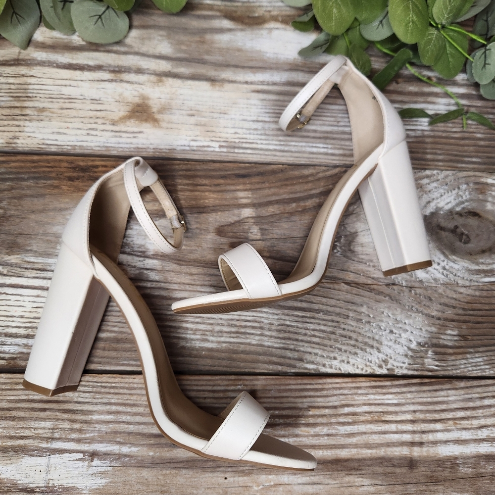 Lulus Taylor Off White Beige Open Toe Sandals 4" Heels Size 8